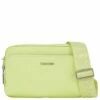 Calvin Klein Umhängetasche CK Must Camera Bag W/PCKT LG Spirit Green -Aufbewahrungstasche Geschäft 0 016446fc52c1b76 1280x1280