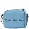 Calvin Klein Jeans Umhängetasche Sculpted Camera Bag Blue Shadow