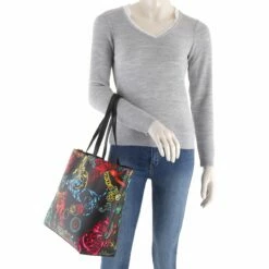 Versace Jeans Couture Shopper Range Z Reversible Sketch Schw./ Geblümt -Aufbewahrungstasche Geschäft 0 02621579c02c275 1280x1280