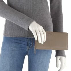 HUGO Langbörse Damen Amelia Ziparound B Black -Aufbewahrungstasche Geschäft 0 02642e1cad3208a 1280x1280