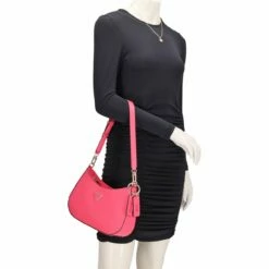 Guess Beuteltasche Noelle Top Zip Shoulder Bag Magenta -Aufbewahrungstasche Geschäft 0 02646e88f25882b 1280x1280