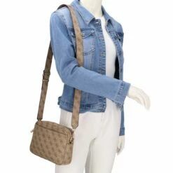 Guess Umhängetasche Meridian Camera Bag Latte Logo -Aufbewahrungstasche Geschäft 0 026480feb2b57c1 1280x1280