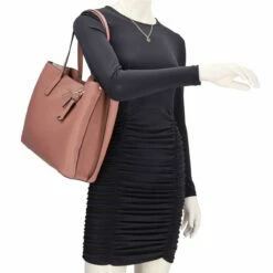 Guess Shopper Meridian Girlfriend Tote Rosewood 19 Guess Shopper Meridian Girlfriend Tote Rosewood -Aufbewahrungstasche Geschäft 0 0264adfdf2a2000 1280x1280