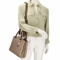 Guess Kurzgriff Tasche Noelle Girlfriend Satchel Latte Logo/brown -Aufbewahrungstasche Geschäft 0 0265120a42d1f8f 1280x1280