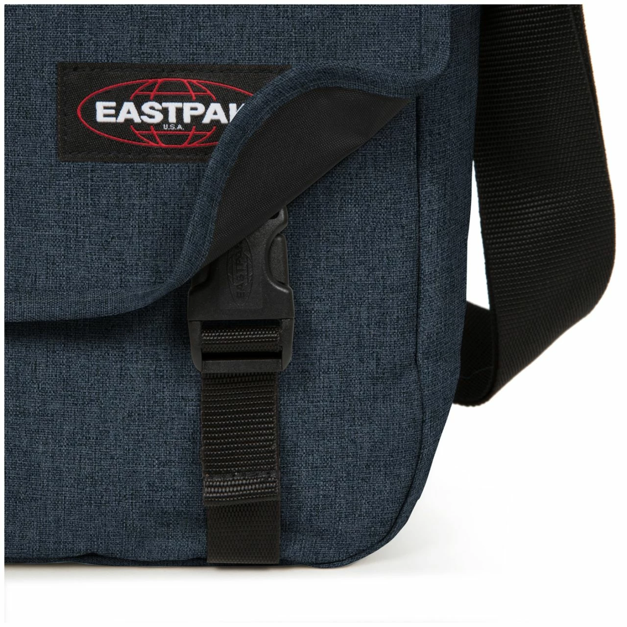 Eastpak Messenger Bag Delegate + Triple Denim 4 Eastpak Messenger Bag Delegate + Triple Denim – Bild 2