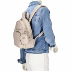 Guess Damenrucksack Power Play Tech Backpack Taupe -Aufbewahrungstasche Geschäft 0 0265c40ecad63d0 1280x1280