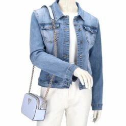 Guess Umhängetasche Noelle Crossbody Camera Bag Sky Blue -Aufbewahrungstasche Geschäft 0 0265f0de9c6890e 1280x1280