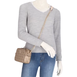 Guess Umhängetasche Noelle Crossbody Camerabag Latte Logo 18 Guess Umhängetasche Noelle Crossbody Camerabag Latte Logo -Aufbewahrungstasche Geschäft 0 0363ffdbb29993a 1280x1280