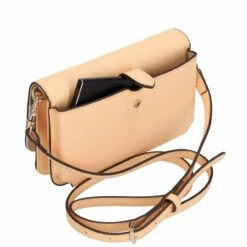 Guess Umhängetasche Noelle XBody Flap Organizer Apricot Cream -Aufbewahrungstasche Geschäft 0 03647e5af52300c 1280x1280