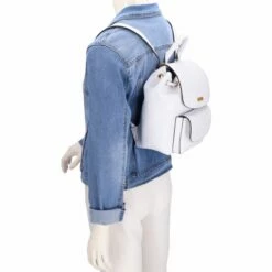 Guess Damenrucksack Geva Flap Backpack White Logo -Aufbewahrungstasche Geschäft 0 0364a5e86475004 1280x1280