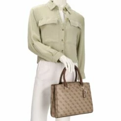 Guess Kurzgriff Tasche Noelle Girlfriend Satchel Latte Logo/brown -Aufbewahrungstasche Geschäft 0 0365120a4535d0b 1280x1280