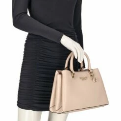 Guess Kurzgriff Tasche Eliette Logo Girlfriend Satchel Light Beige -Aufbewahrungstasche Geschäft 0 0365d682bdde2c4 1280x1280