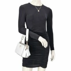 Guess Beuteltasche Jena Girlfriend Shoulder Bag White Logo -Aufbewahrungstasche Geschäft 0 0365e8f67c257a3 1280x1280