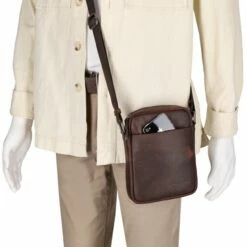 Strellson Umhängetasche Stratford 2.0 Marcus Shoulderbag XSVZ Darkbrown 19 Strellson Umhängetasche Stratford 2.0 Marcus Shoulderbag XSVZ Darkbrown -Aufbewahrungstasche Geschäft 0 0365f231fa3879c 1280x1280