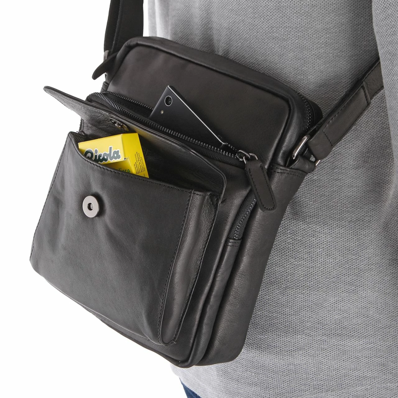 Sattlers & Co. Umhängetasche The Barn Crossbag Black 6 Sattlers & Co. Umhängetasche The Barn Crossbag Black – Bild 4