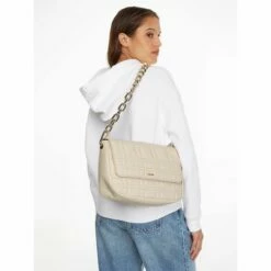 Calvin Klein Umhängetasche CK Touch Shoulder Bag W/Chain Sand -Aufbewahrungstasche Geschäft 0 04642b9307d7713 1280x1280