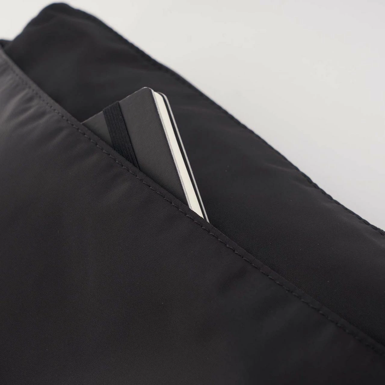 Hedgren Umhängetasche Eye M RFID Schwarz 6 Hedgren Umhängetasche Eye M RFID Schwarz – Bild 4