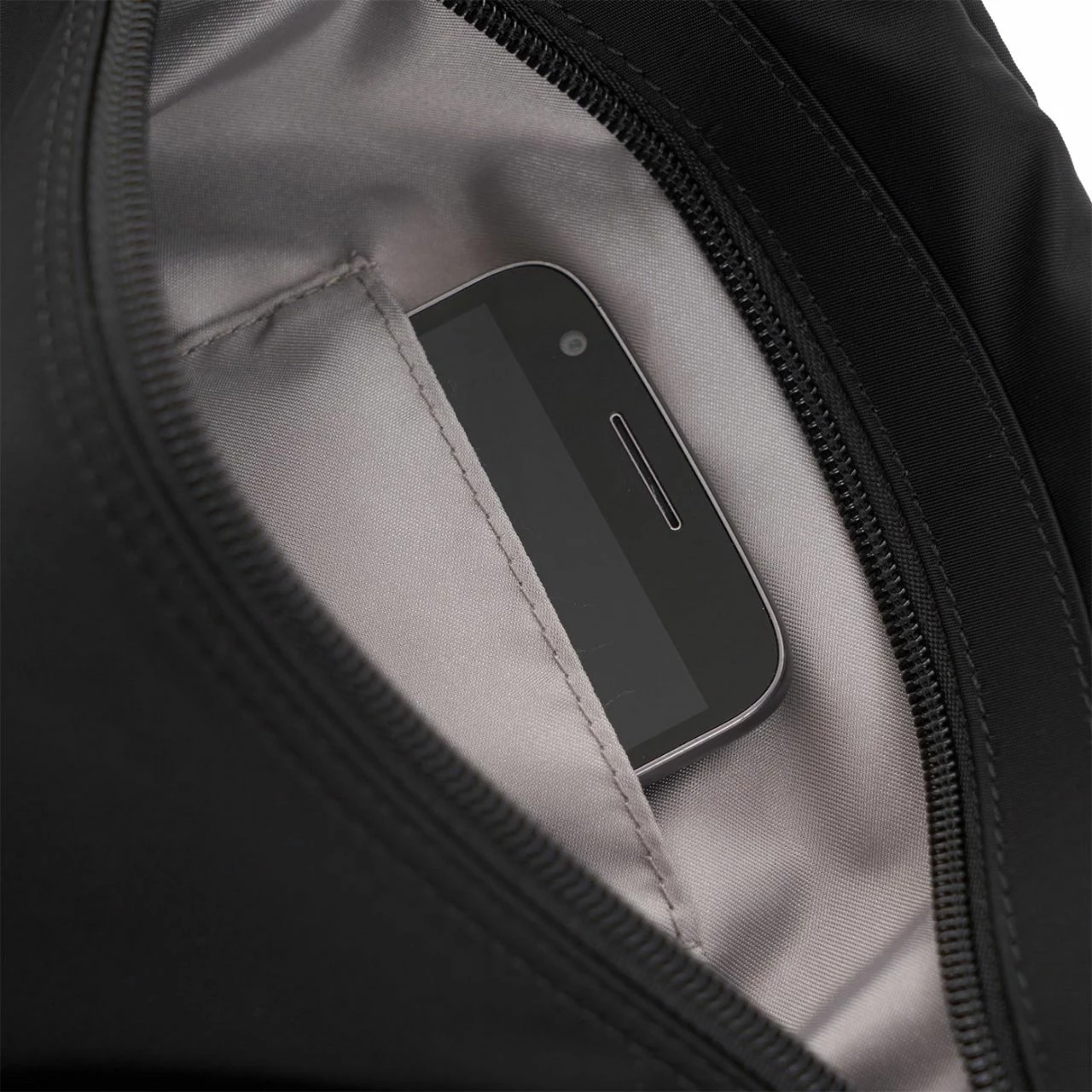 Hedgren Umhängetasche Inner City Faith Schwarz 6 Hedgren Umhängetasche Inner City Faith Schwarz – Bild 4