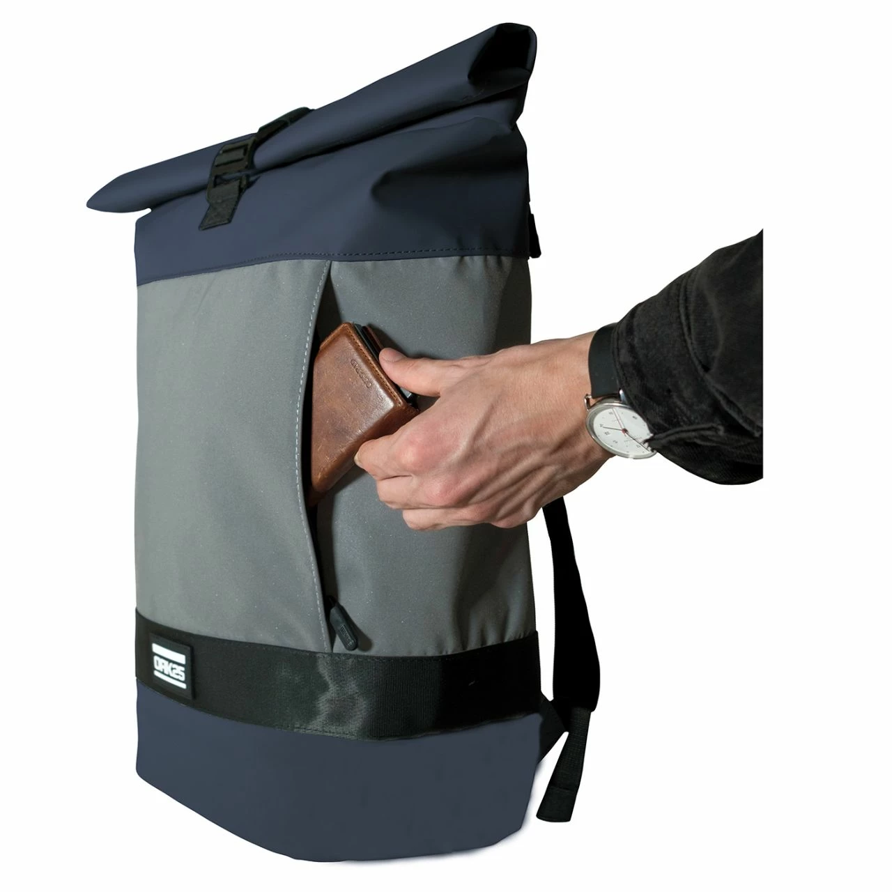 OAK25 Rucksack Reflective Rolltop 22l Navy/blau + Silber 6 OAK25 Rucksack Reflective Rolltop 22l Navy/blau + Silber – Bild 4