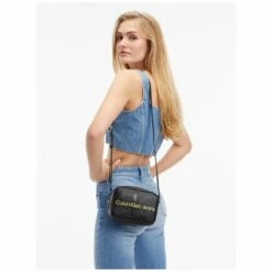 Calvin Klein Jeans Umhängetasche Sculpted Camera Bag Fashion Black -Aufbewahrungstasche Geschäft 0 046446fc3828a45 1280x1280