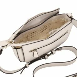 Guess Umhängetasche Brynlee Mini Triple Compt Flap Xbody Stone 20 Guess Umhängetasche Brynlee Mini Triple Compt Flap Xbody Stone -Aufbewahrungstasche Geschäft 0 0464ed196115d5c 1280x1280