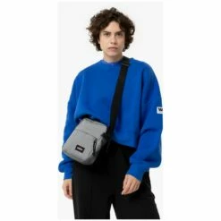 Eastpak Umhängetasche The Bigger One Bag 3L Sunday Grey -Aufbewahrungstasche Geschäft 0 0465bd75d16eaeb 1280x1280