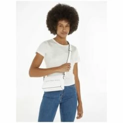 Calvin Klein Jeans Umhängetasche Sculpted Camara Pouch White/Silver Logo -Aufbewahrungstasche Geschäft 0 0465dc0c00c068e 1280x1280