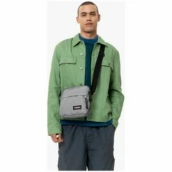 Eastpak Umhängetasche The Bigger One Bag 3L Sunday Grey -Aufbewahrungstasche Geschäft 0 0565bd75d3d62ad 1280x1280