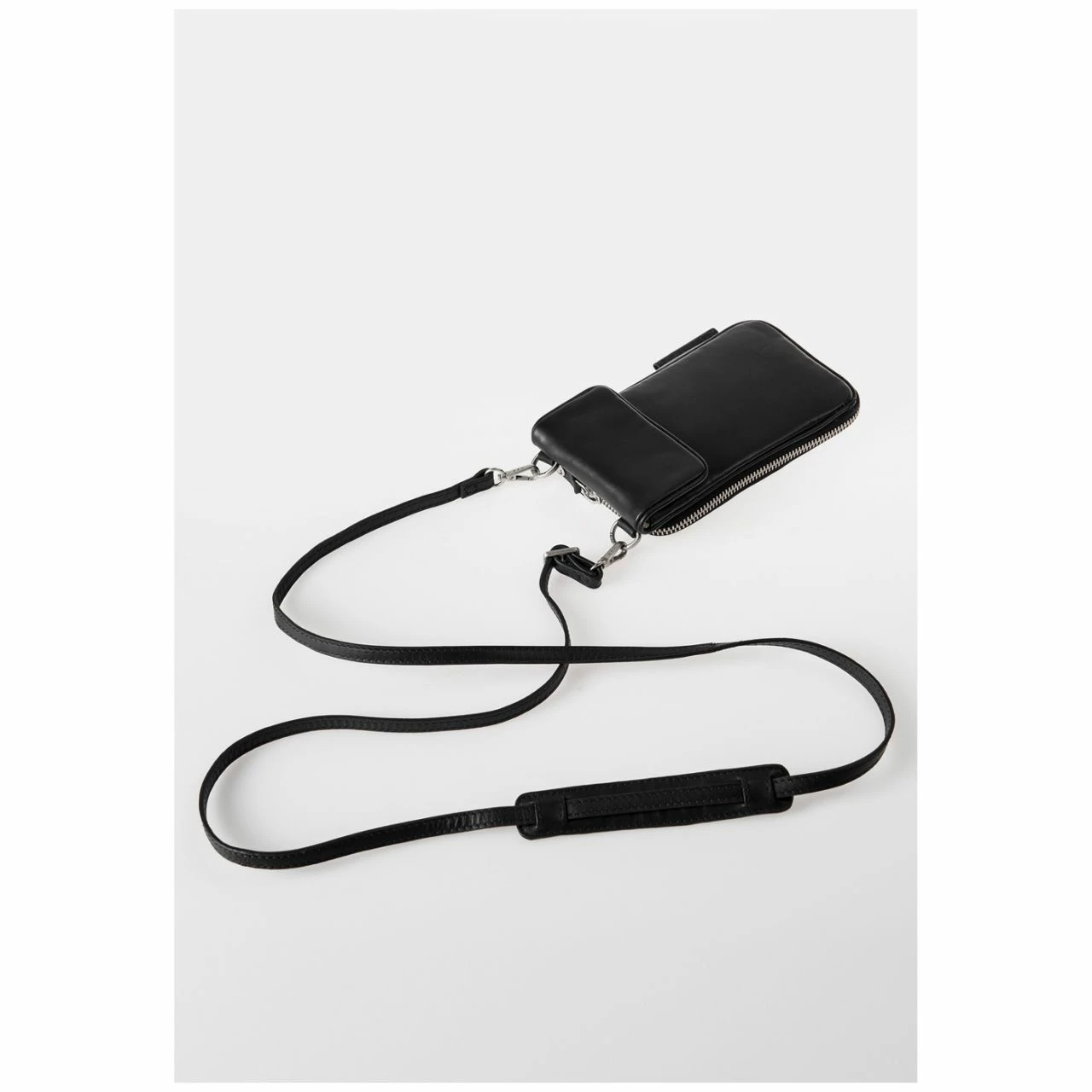 Aunts & Uncles Umhängetasche Jamie's Orchard Cloudberry Jet Black 8 Aunts & Uncles Umhängetasche Jamie's Orchard Cloudberry Jet Black – Bild 6