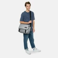 Eastpak Messenger Bag Delegate + Sunday Grey -Aufbewahrungstasche Geschäft 0 07642cd67b82dad 1280x1280