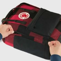 FJÄLLRÄVEN Fjällräven Rucksack Kanken Re-Wool 16l Red-black 15 FJÄLLRÄVEN Fjällräven Rucksack Kanken Re-Wool 16l Red-black -Aufbewahrungstasche Geschäft 0 07642e23c4dcb34 1280x1280