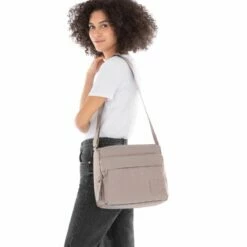 Mandarina Duck Beuteltasche MD20 M QMTT4 Taupe -Aufbewahrungstasche Geschäft 0 07642f8b3b54e80 1280x1280