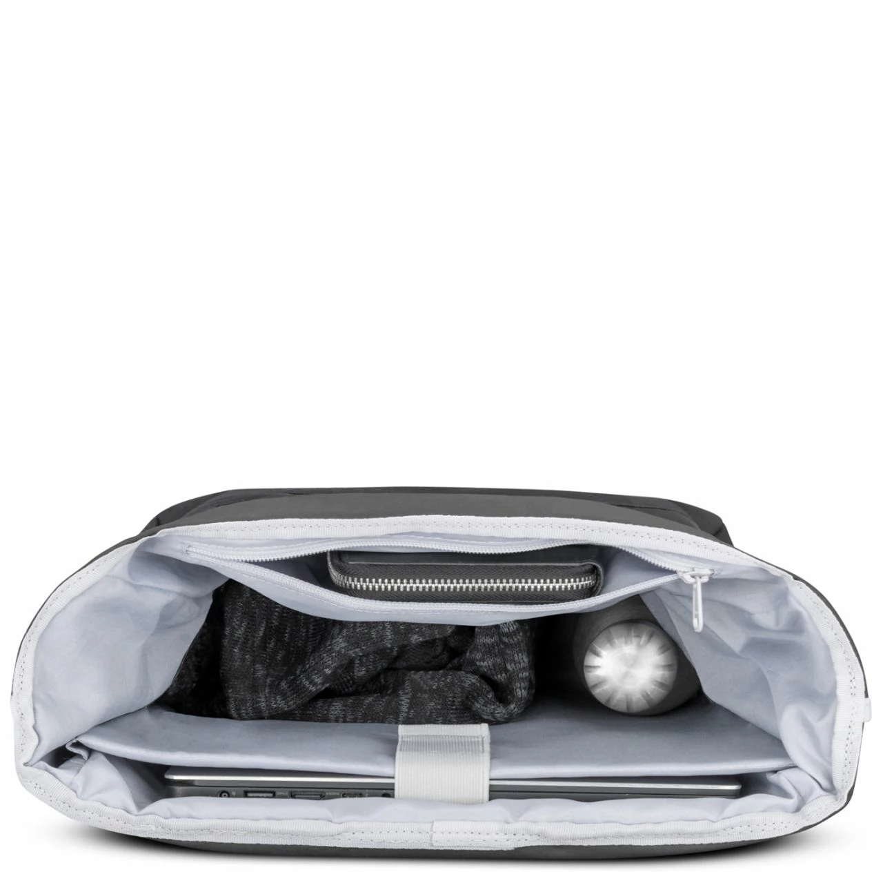 JOHNNY URBAN Rucksack Robin Rolltop Large Black 9 JOHNNY URBAN Rucksack Robin Rolltop Large Black – Bild 7