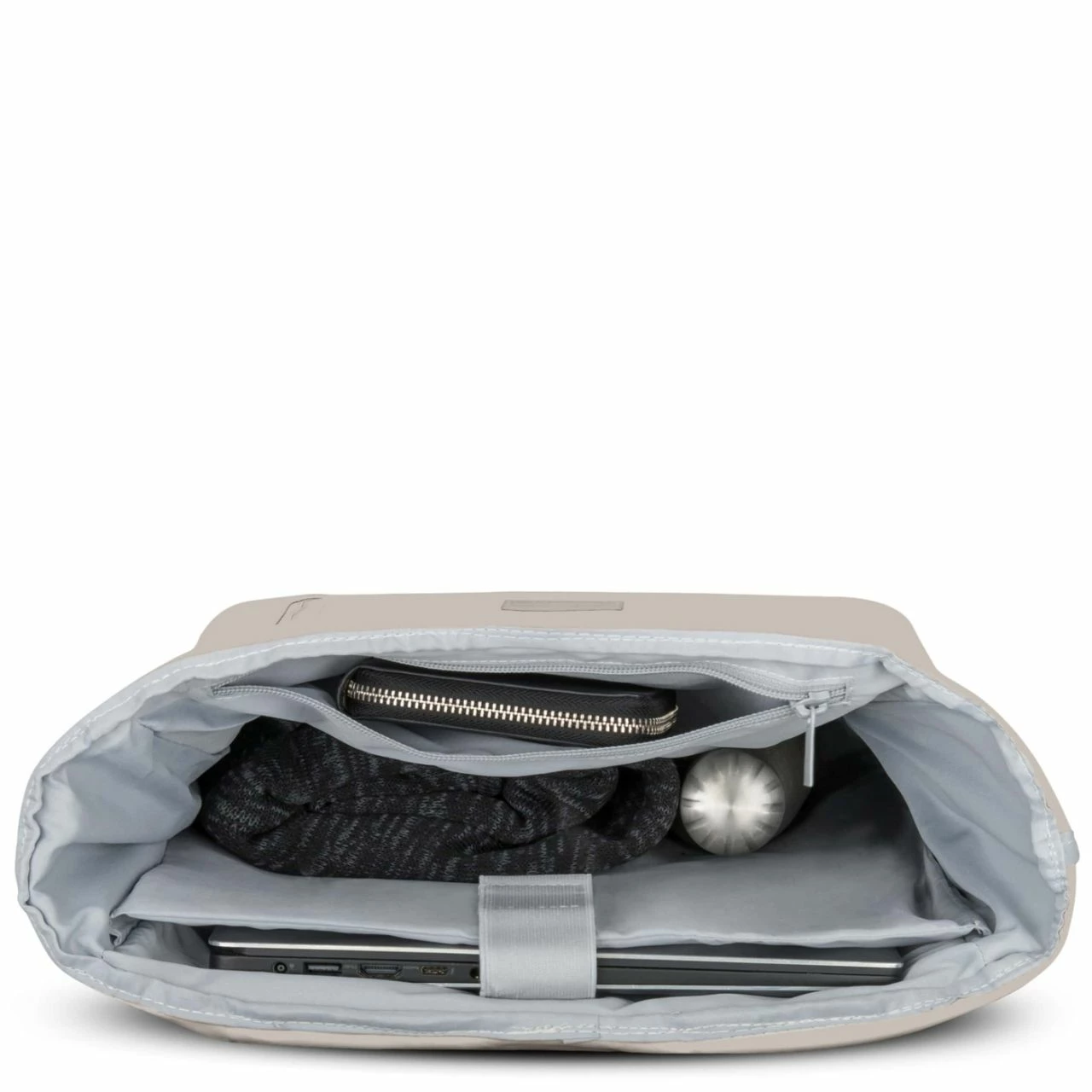 JOHNNY URBAN Rucksack Robin Rolltop Large Sand 10 JOHNNY URBAN Rucksack Robin Rolltop Large Sand – Bild 8