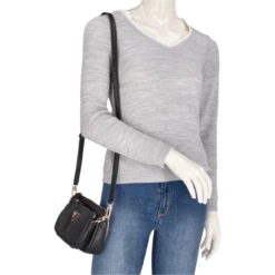 Guess Umhängetasche Noelle DBL Pouch Crossbody Black -Aufbewahrungstasche Geschäft 0 1363ffd9ddb5194 1280x1280